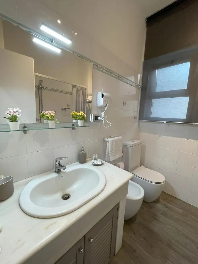 Dr House Apartment Aeroporto di Catania Fontana Rossa