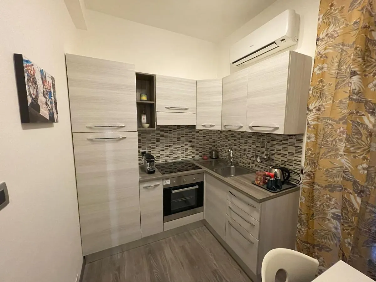 Dr House Apartment Aeroporto di Catania Fontana Rossa Italia