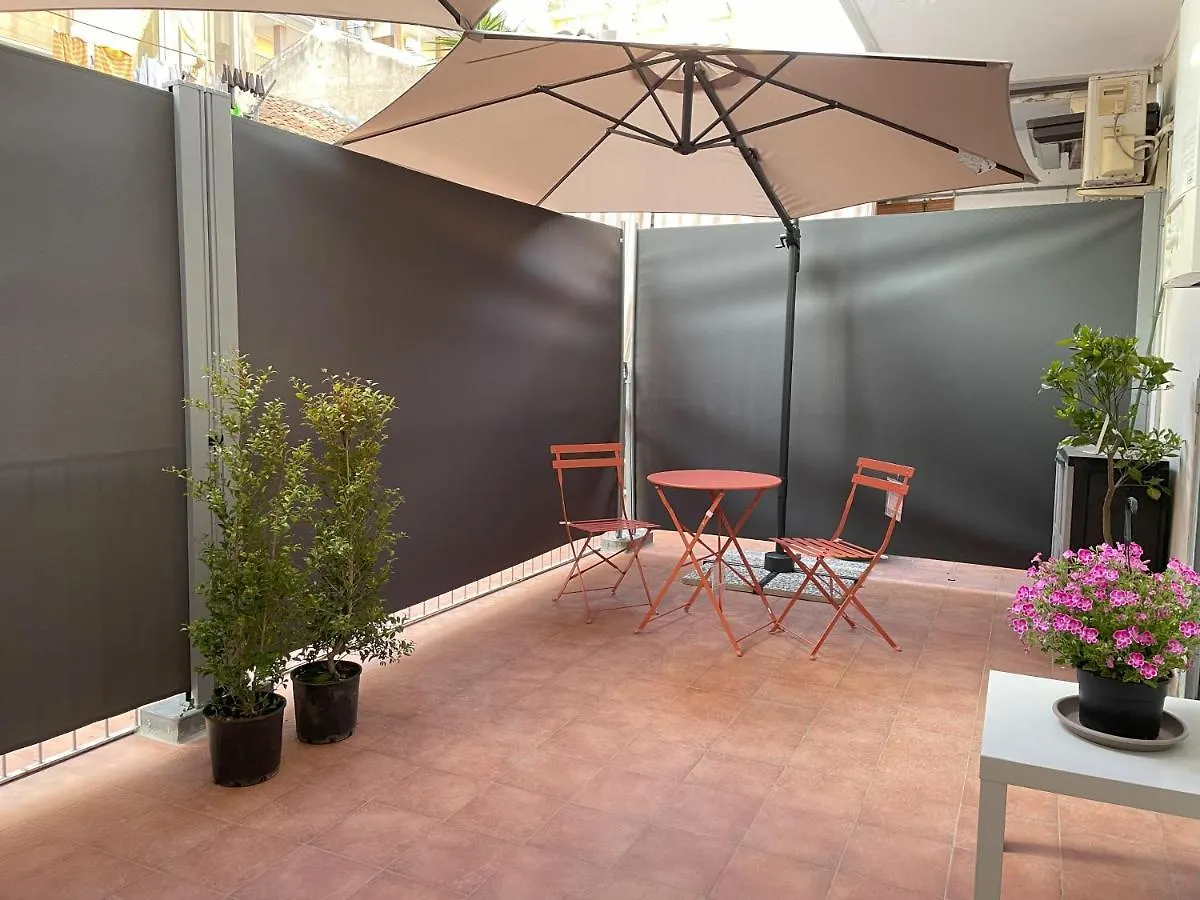 Dr House Apartment Aeroporto di Catania Fontana Rossa
